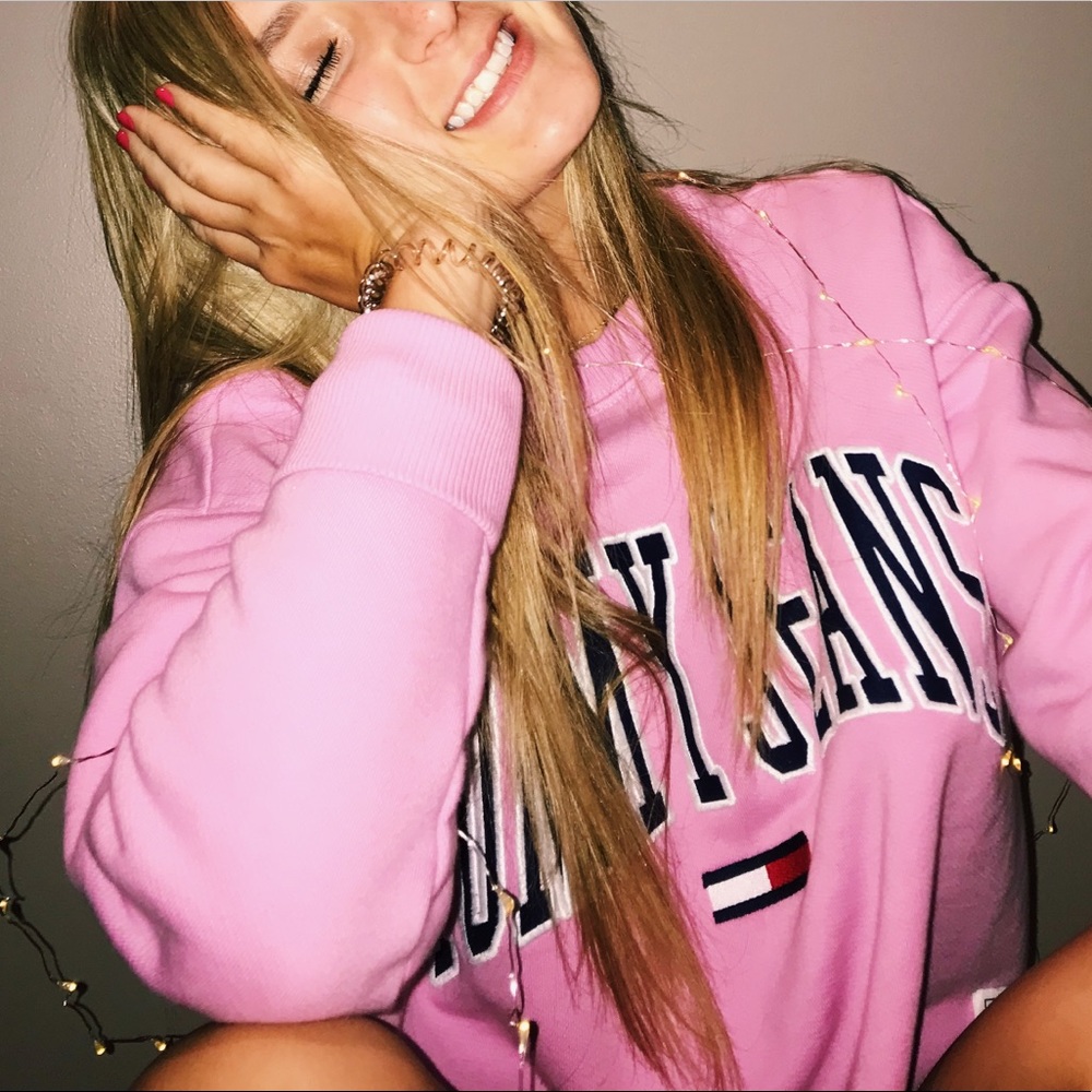pink Tommy Hilfiger sweatshirt